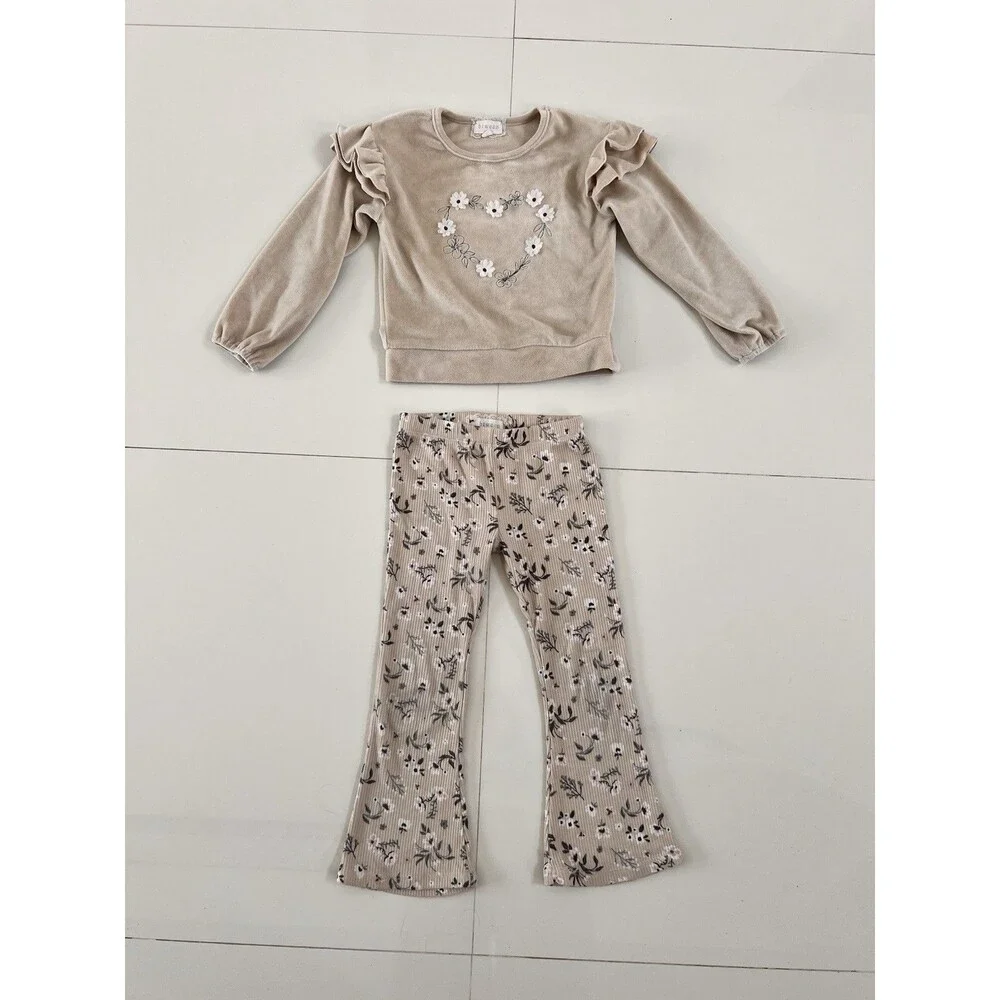bTween Girls 2-Piece Outfit Set Velour Top & Flare Pants Size 5  • Brand: bTween - Picture 2 of 13